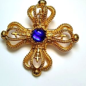 Vintage Gold Tone Signed PARK LANE Maltese Cross Brooch Pin
